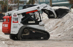 Compact tracked loader Bobcat T180