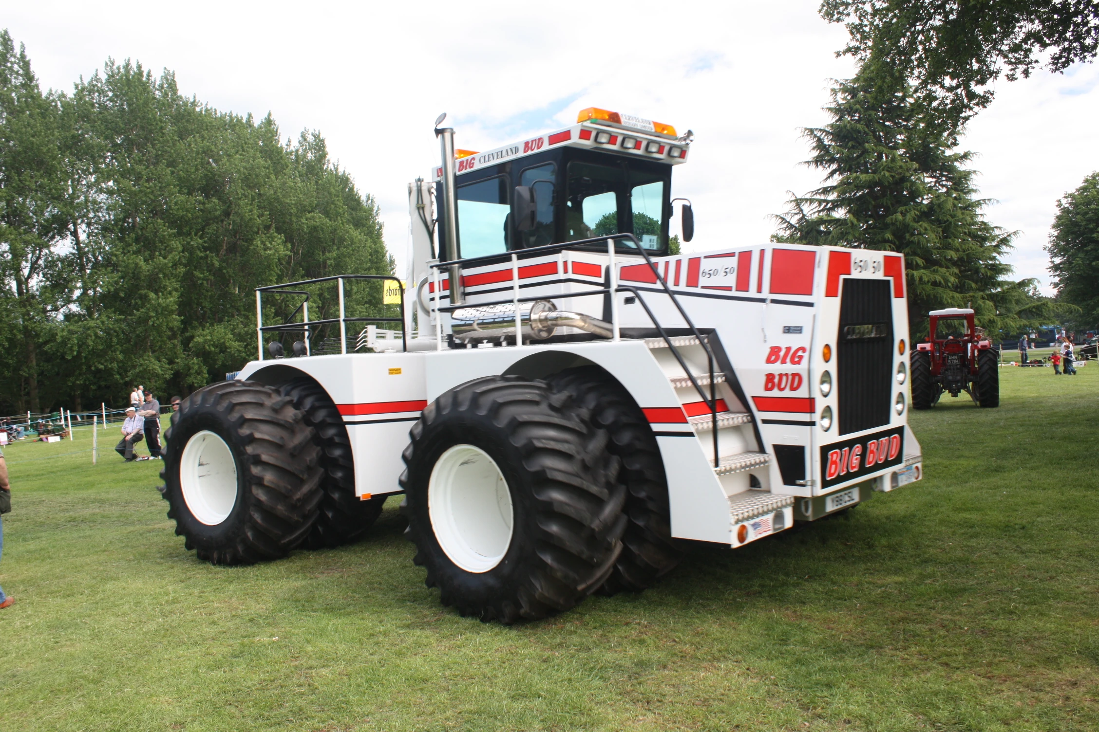 Big Bud | Tractor & Construction Plant Wiki | Fandom
