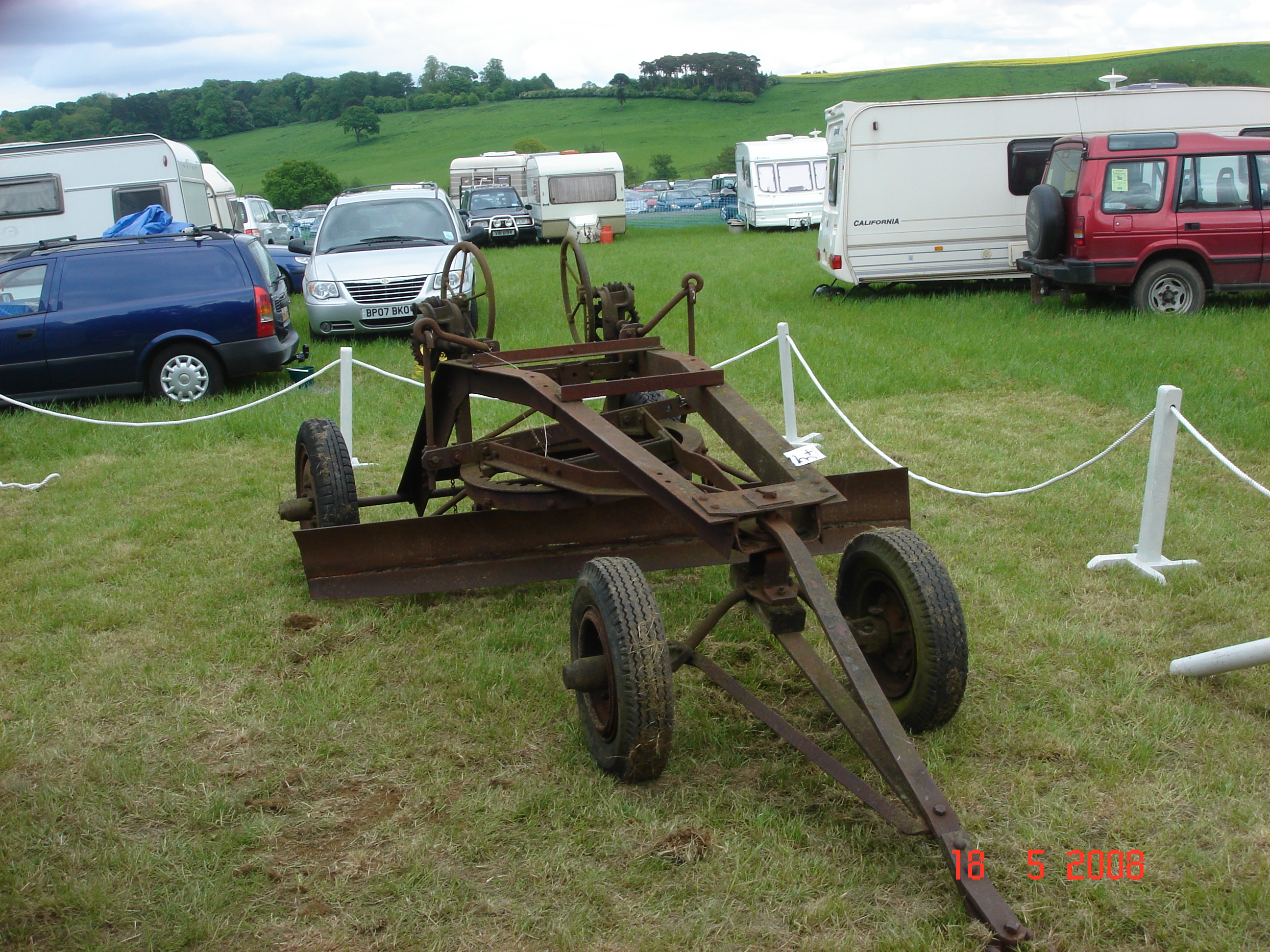 Wheel tractor-scraper - Wikipedia