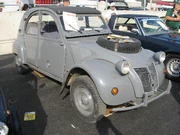 2CV Citroën Sahara (spare wheel in bonnet recess)