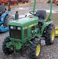 JD 650 MFWD - 1996