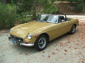 ◆ORIGINAL MGB With MGC and MGB GT V8◆ Amazon.com: Original MGB with MGC and MGB GT V8: The