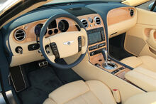 Bentley Continental GTC 011