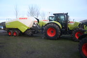 Claas Quadrant 3200 baler and Claas 840 tractor - IMG 4722