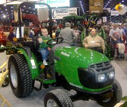 Montana R2844HST MFWD-2007.jpg