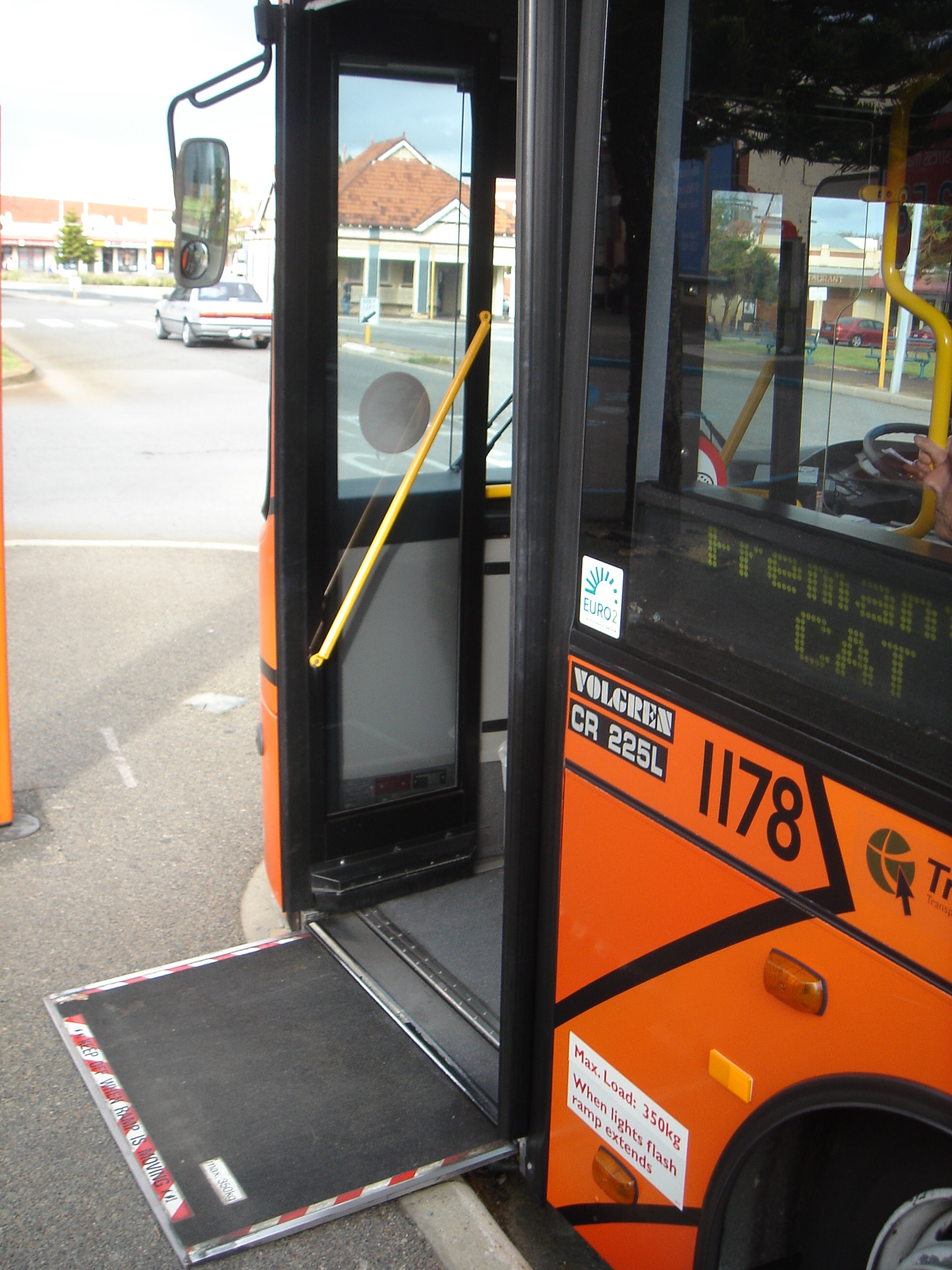 File:Interior of Ikarus 260.JPG - Wikimedia Commons