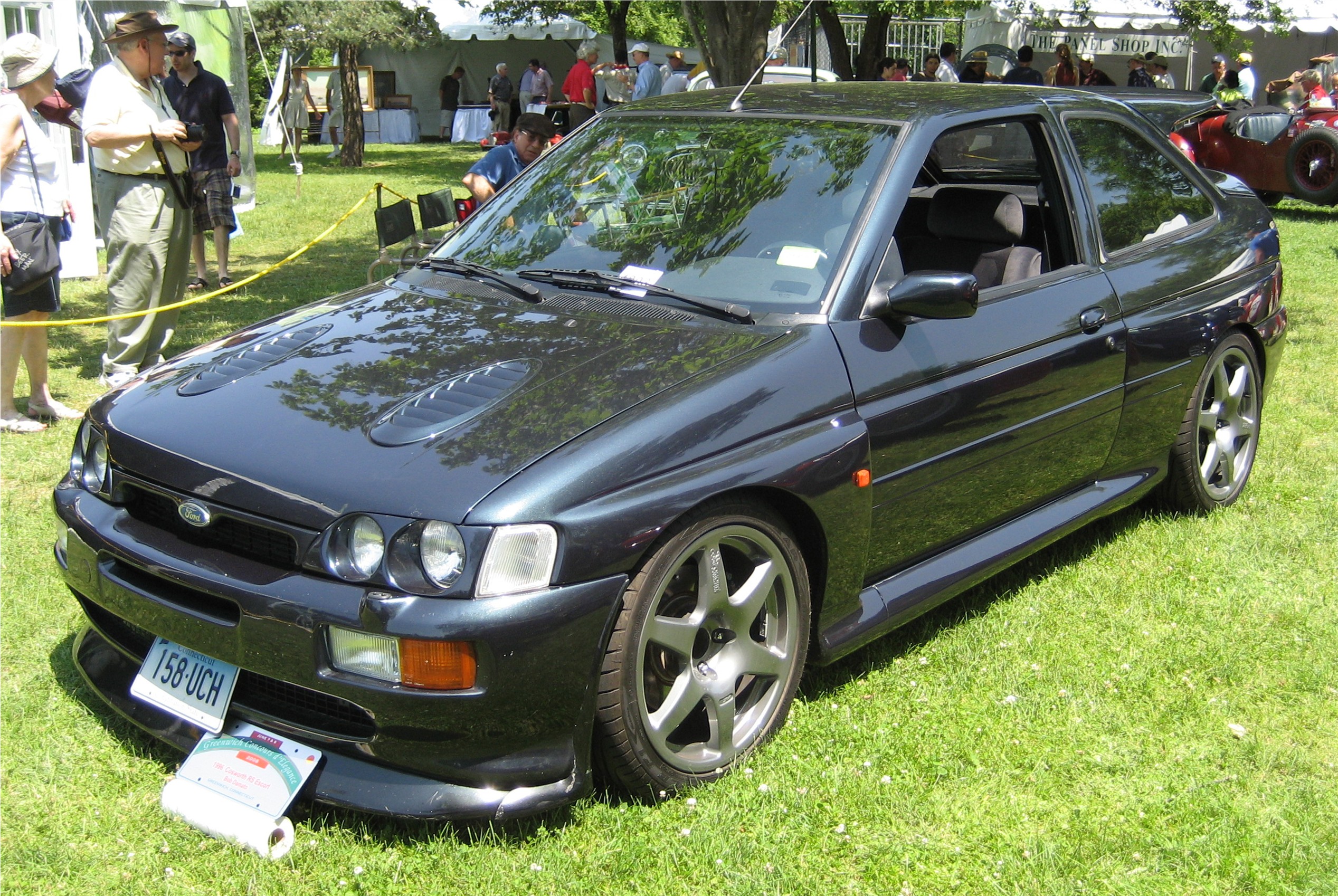 https://static.wikia.nocookie.net/tractors/images/9/98/1996_Cosworth_RS_Escort.jpg/revision/latest?cb=20110513144151