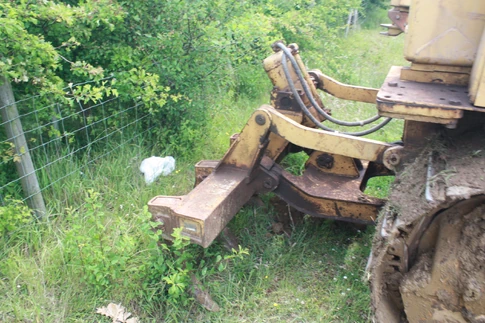 3 tine ripper on Caterpillar D4E