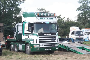 Scania 144 DIG 3186 of Walker Plant Group
