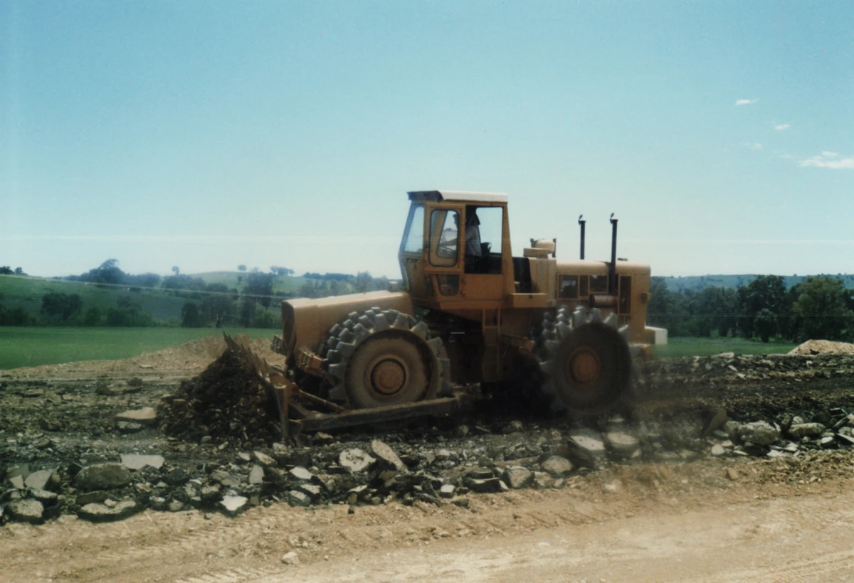 Raygo Corporation | Tractor & Construction Plant Wiki | Fandom