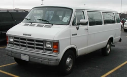Dodge Ram Maxivan 350