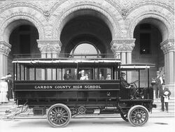 1912StudBus