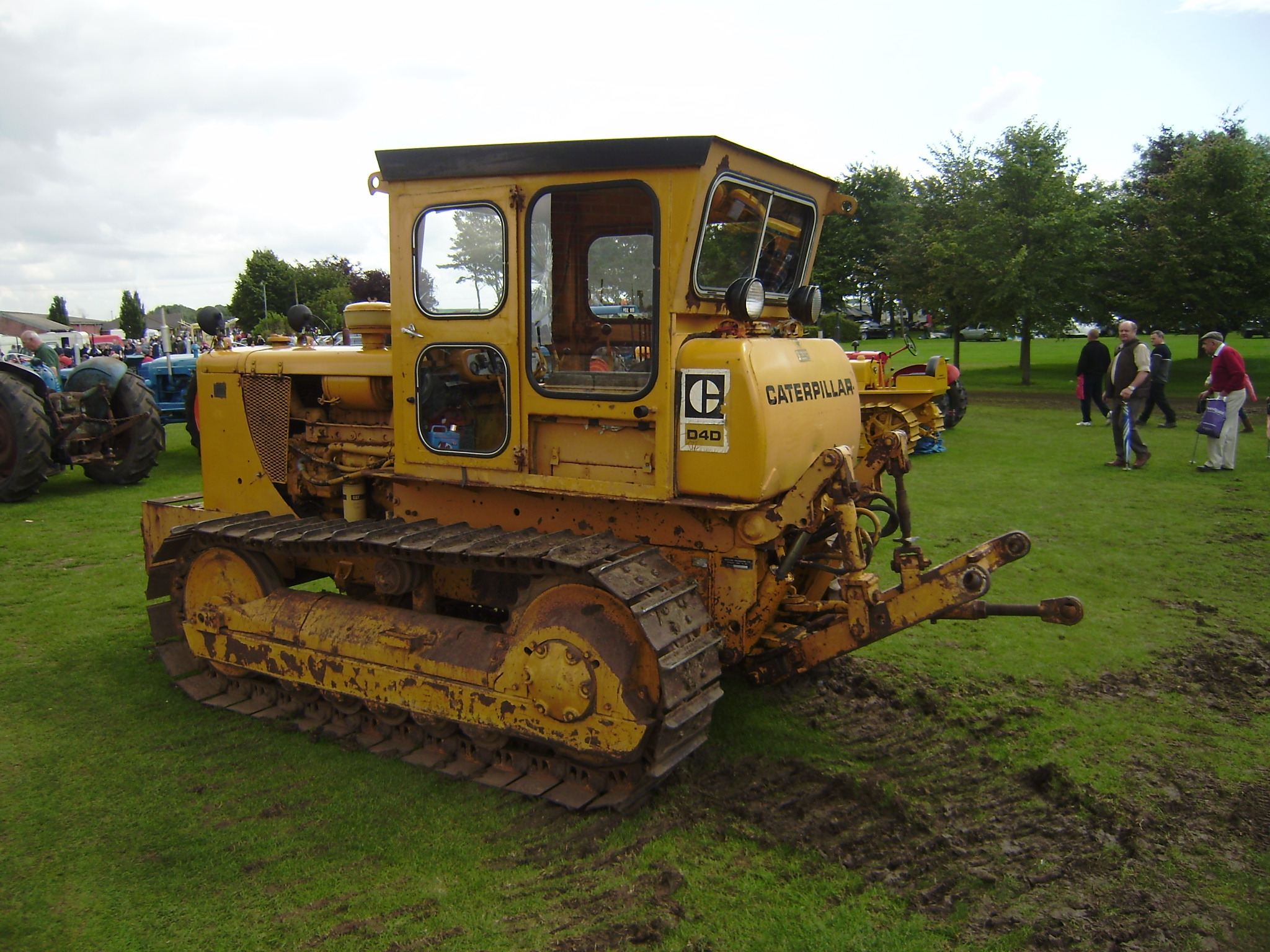 Caterpillar D4 | Tractor & Construction Plant Wiki | Fandom