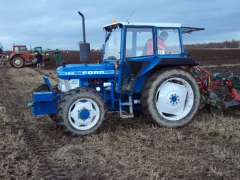 Ford 4610 4wd A130 TSR and Kverneland plough 