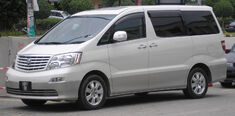 Toyota Alphard (first generation) (front, white), Serdang