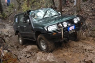 Toyota Land Cruiser FZJ105 in a competition event