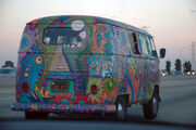 VW Bus T1 in Hippie Colors 2