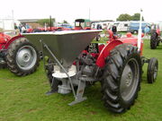 Ferguson Fertiliser spreader on MF 35 - 149 DRR at Lincoln 08 - P8170533