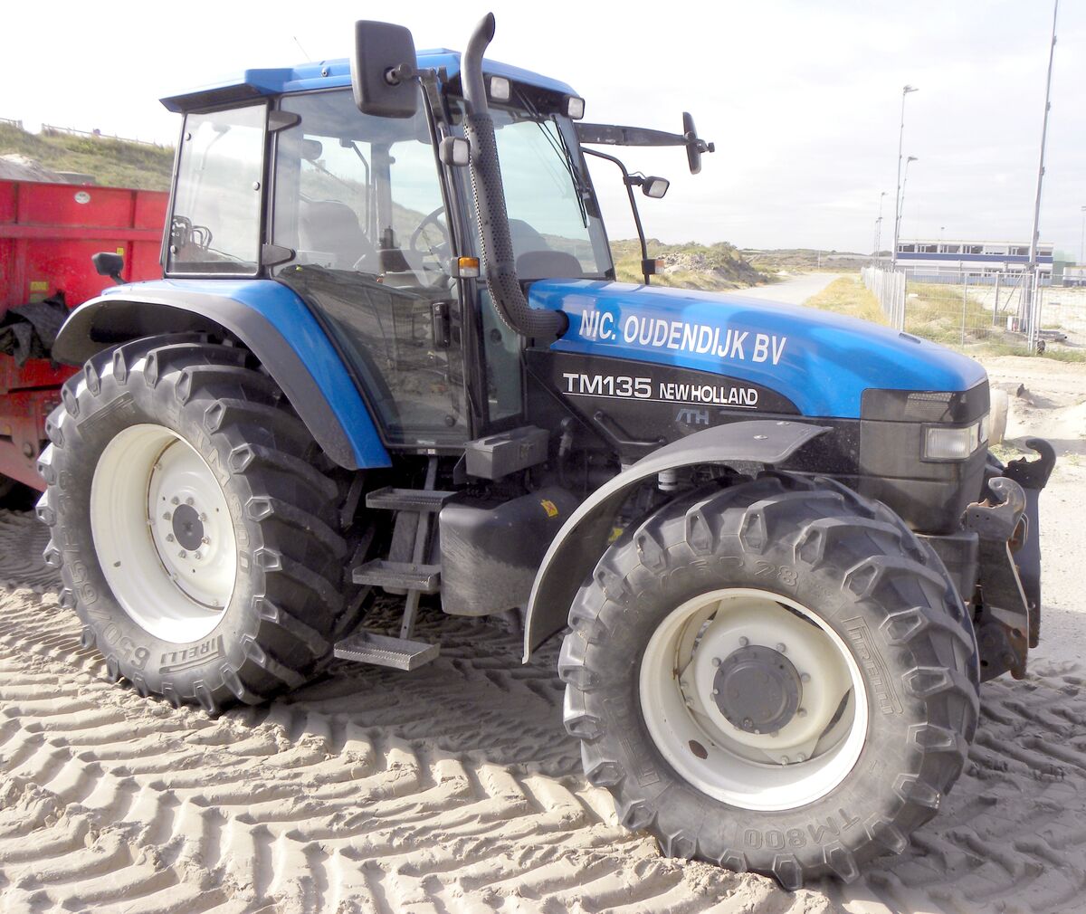 ニューホランドnewholland used-new-holland-tb120-tractor