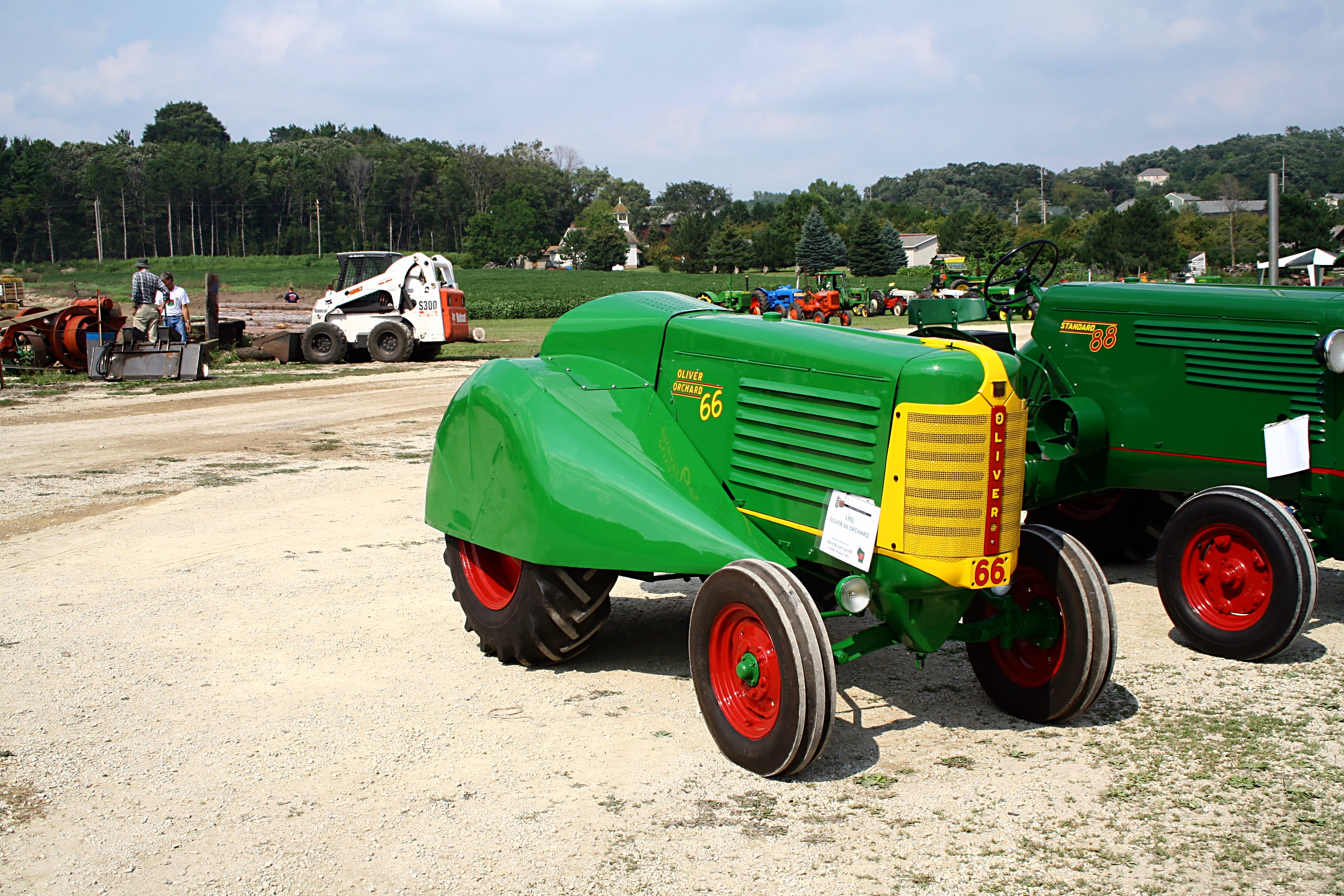 File:Oliver Super 77 diesel tractor MD2.jpg - Wikipedia