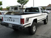 Jeep Comanche Pioneer white MD r