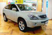 Toyota Harrier Hybrid 01