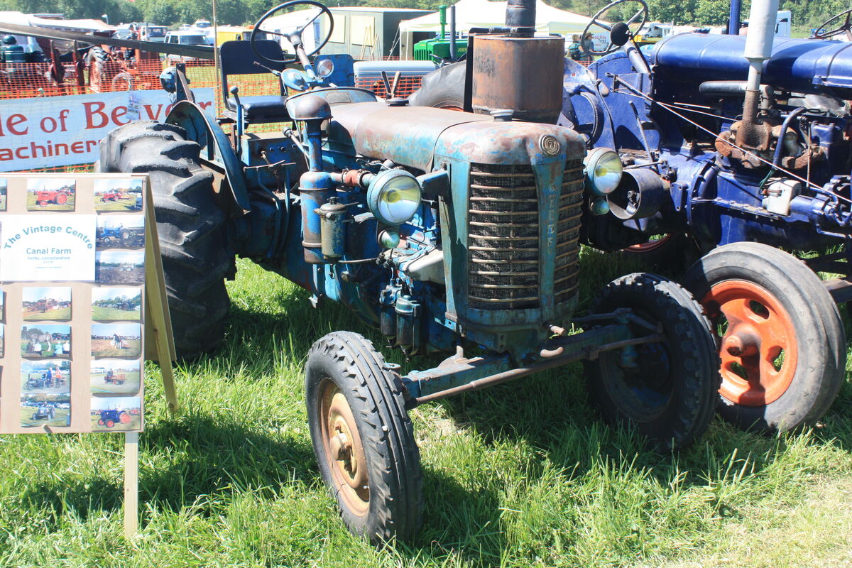 Zetor T25 Tractor And Construction Plant Wiki Fandom 5327