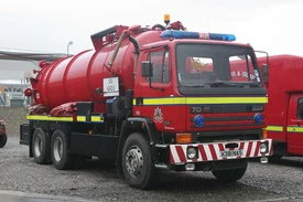 DAF70.jpg (52 KB) Leyland DAF 70 fitted with water bowser for fire fighting support