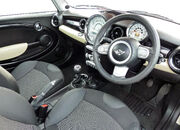 2009 Mini Cooper (R56) Chilli hatchback (2011-04-22)