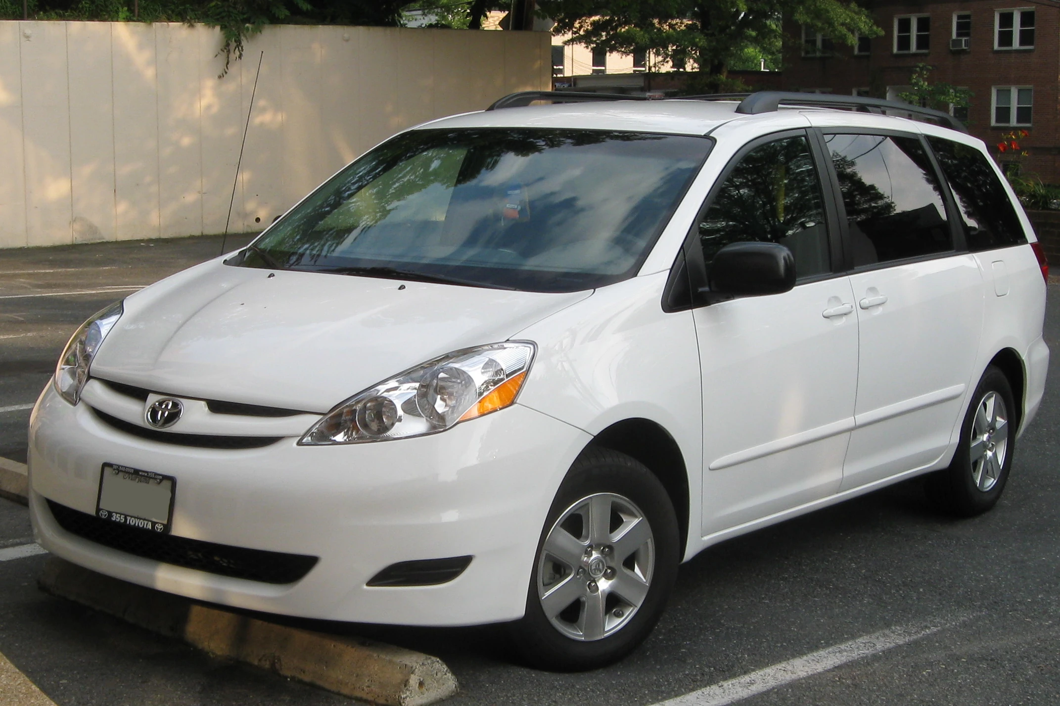 toyota sienna generations