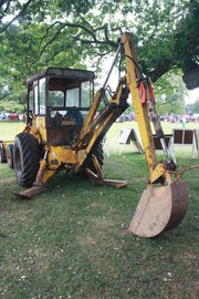 Wain-Roy backhoe on IH 2275 at Newby 11 - IMG 0148