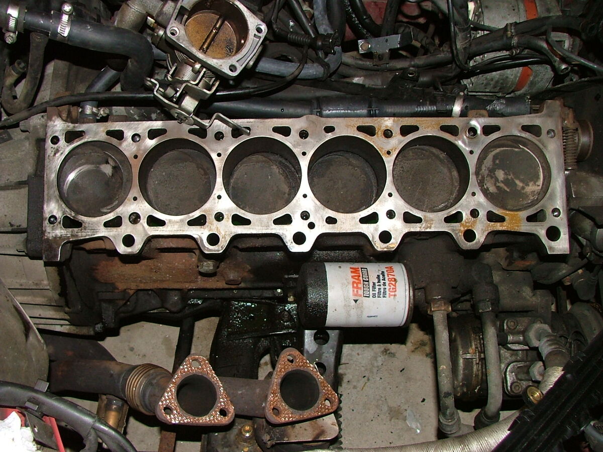 Chevy 90 Degree Chevy V6 3.8 / 4.3 Vortec in rail adjustable FPR