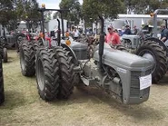 A Ferguson TED40 4WD Tractor DOE Tractor lookalike.jpg (13 KB) A 1970s Ferguson TED40 4WD Tractor lookalike of a DOE Triple-D 100 model