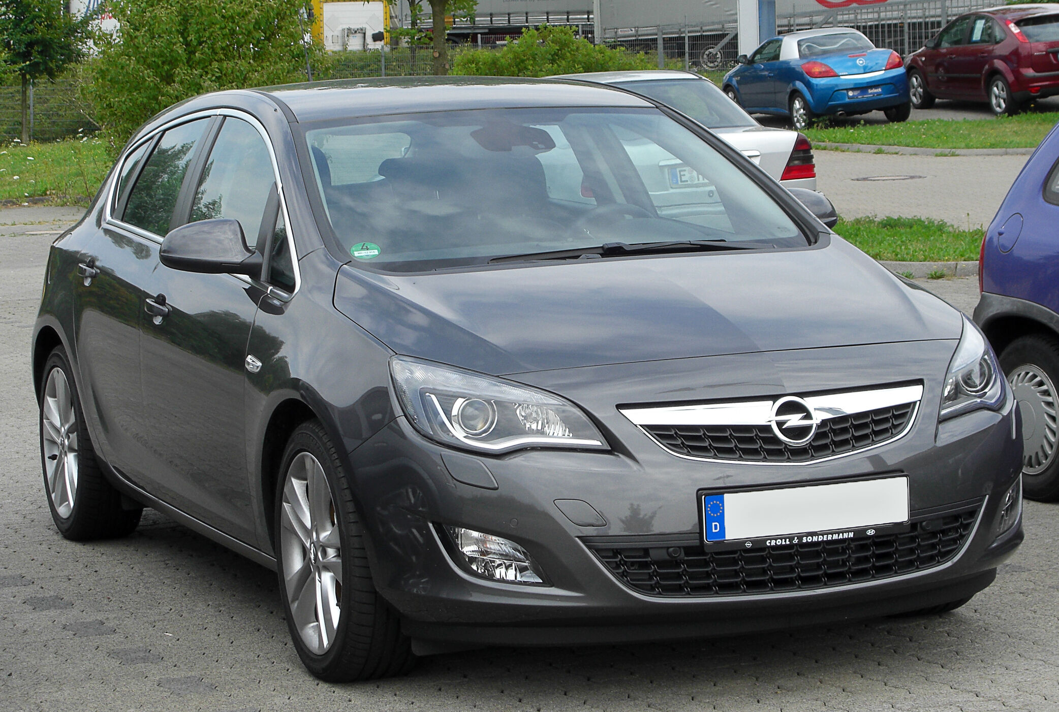 File:Opel Meriva B 1.4 ECOTEC Innovation front-2 20100907.jpg - Wikimedia  Commons