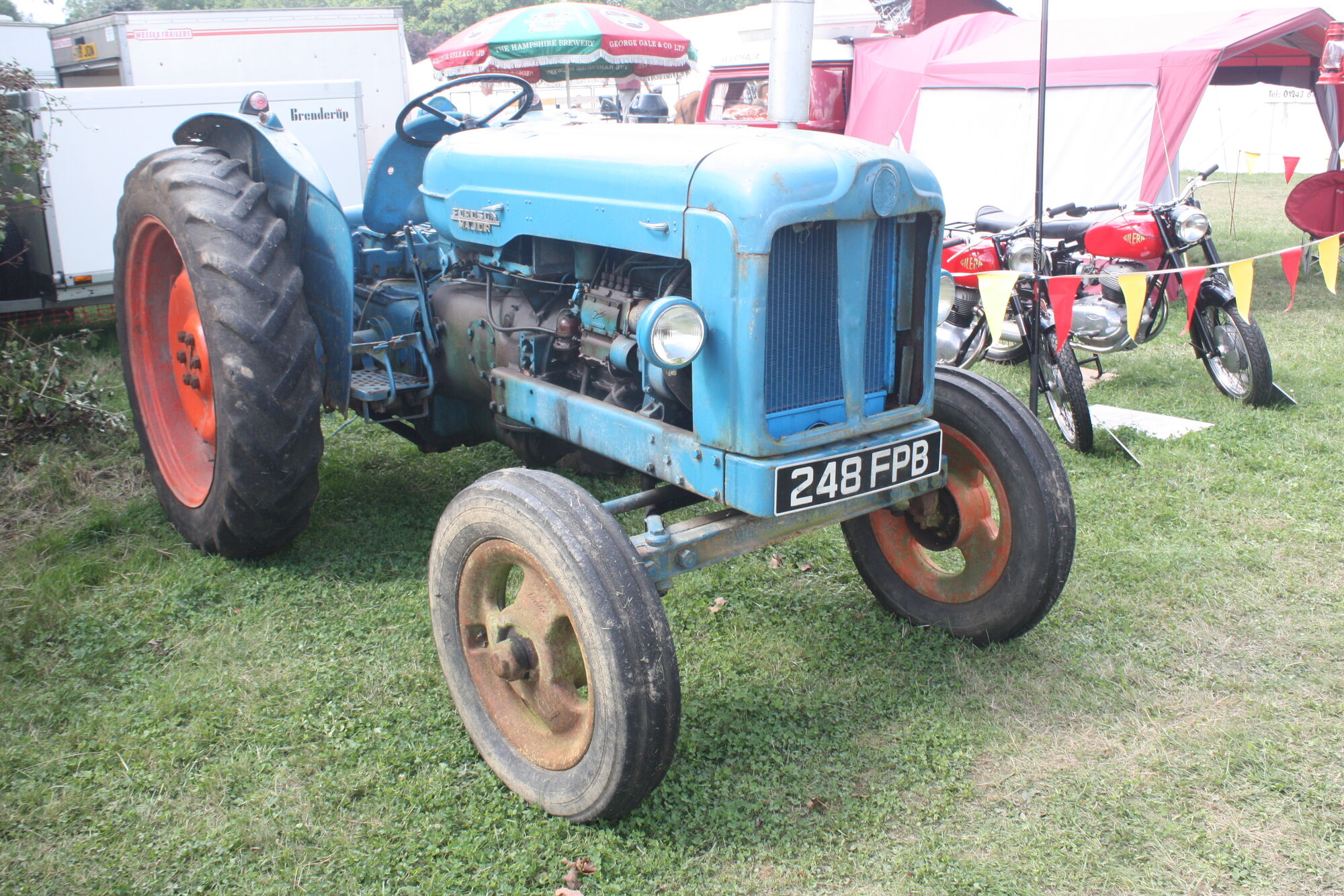 Super major engine fordson Fordson E1A