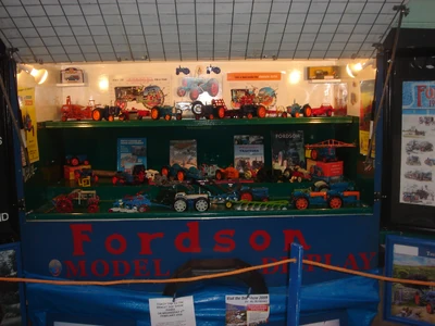 Fordson themed Model display - bath - DSC01606
