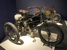1900 De Dion-Bouton Tricycle