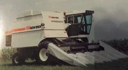 New Idea 819 combine - 1985