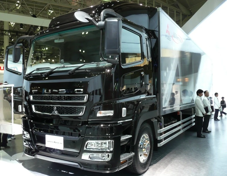 Mitsubishi Fuso Super Great | Tractor & Construction Plant Wiki