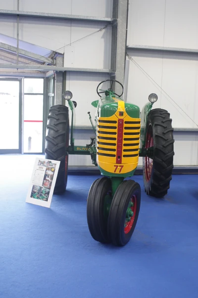 Oliver 77 Row Crop (front) at Newark 08 - IMG 3485