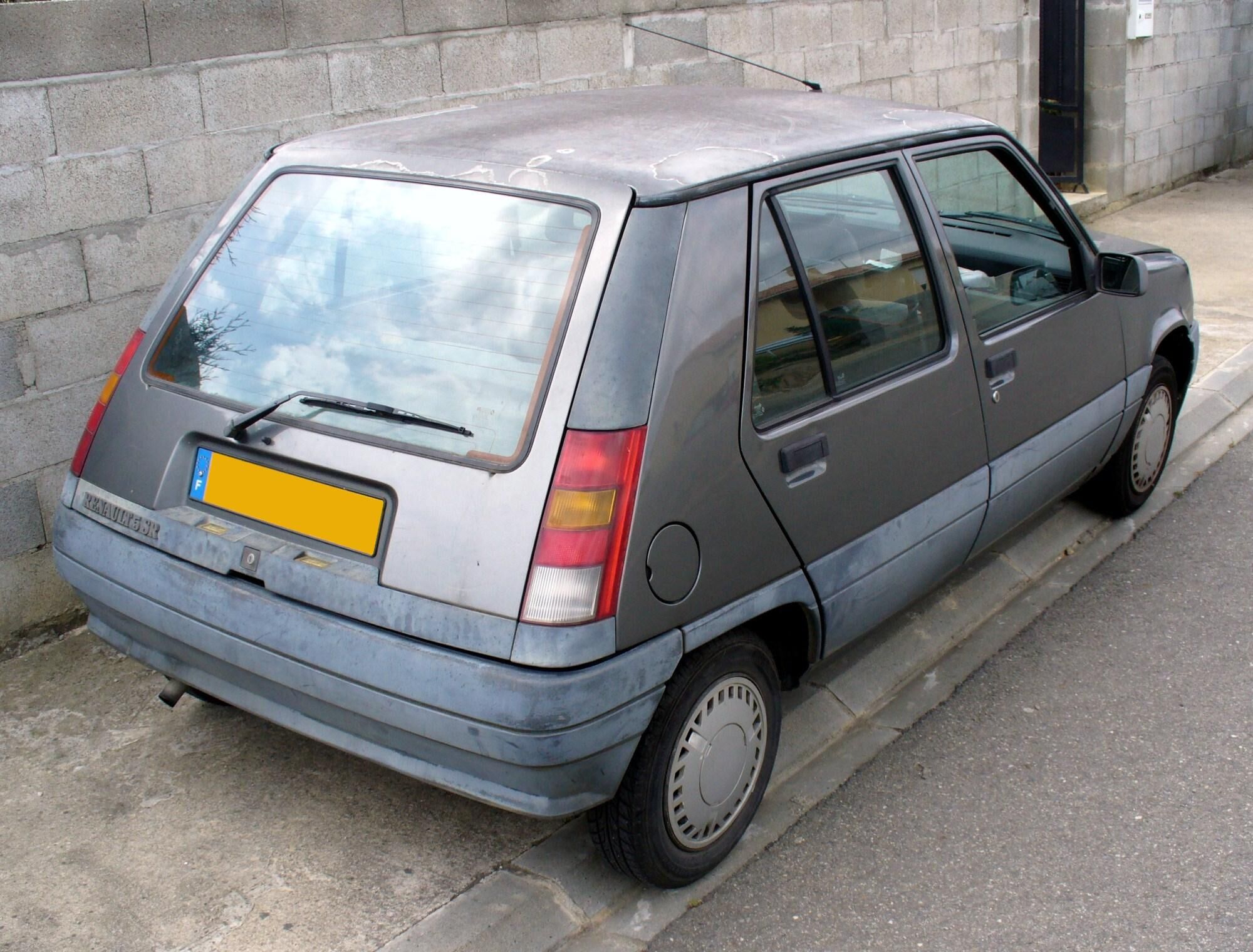 File:Renault Twingo II Phase I.JPG - Wikimedia Commons
