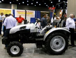 Eagle 2842 MFWD - 2010.jpg