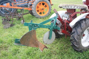 Bolens 800 with linkage and plough at scammell gathering 09 - IMG 9209