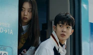 Jin-hee exits the train at Daejeon