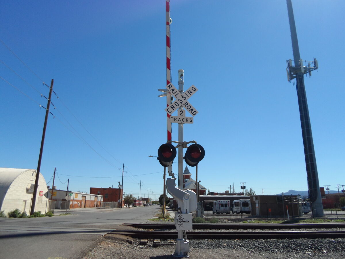 Model 10 Railroad Crossing Signal Trains And Wiki Fandom