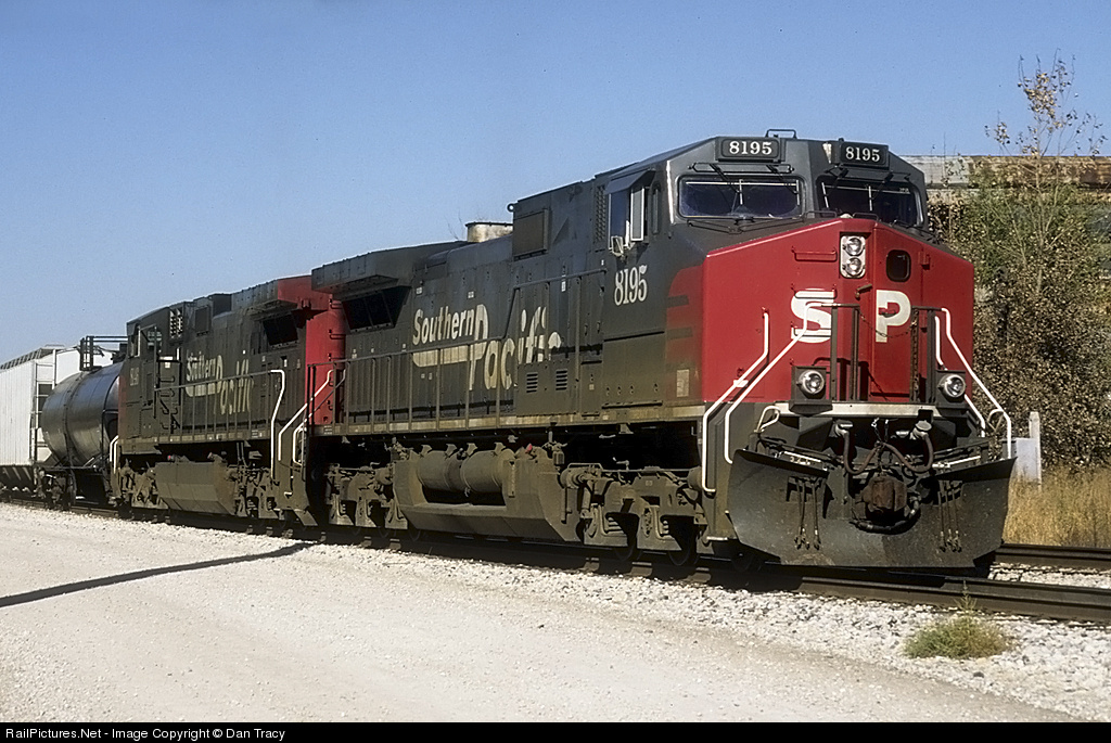 Southern Pacific Dash 9-44CW's