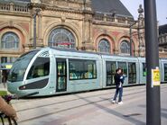 En 2006 une rame Citadis à la station Gare sur la ligne 1 du tramway de Valenciennes.