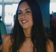 Rotf-mikaela-film-airport.jpg