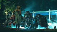 Movie-littlegirl&ironhide-film-pool