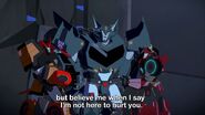 Steeljaw speaking to the Autobots